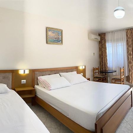 Vila Yasmin 38 Sarandë Exterior foto